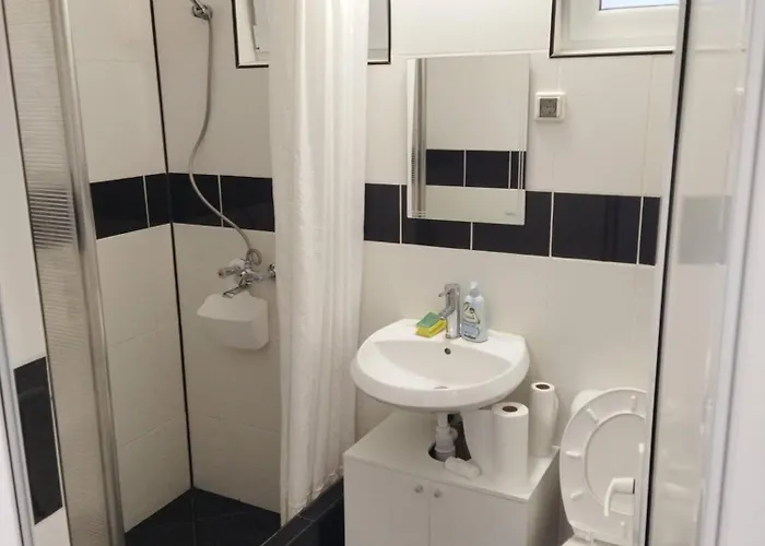 Апартамент Emona 5 Floor 3 *